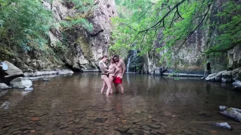 Jacquie Et Michel TV – Nyraline & Cataleya Fuck In The River
