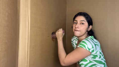 Eddrosproductions – Madison Slut Gloryhole Blowjob