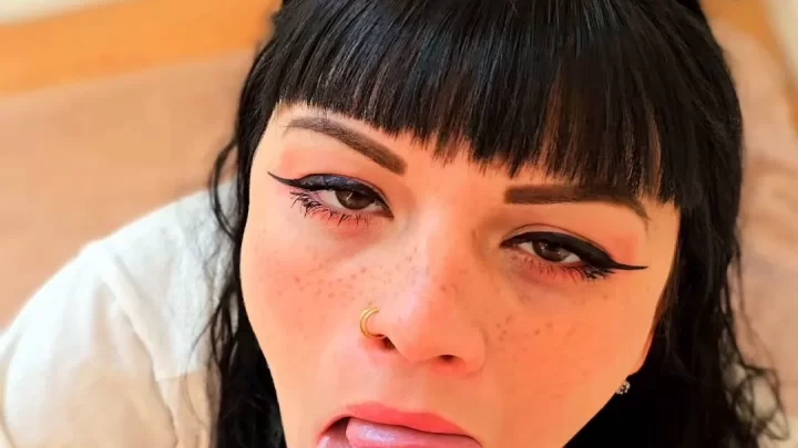 Anya May Morning Quickie Huge Cumshot Facial