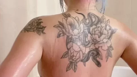 Slim White Girl with Tattoos Fucks in Bathtub