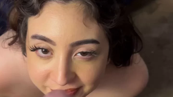 White girl gets blowjob, fucked doggy style