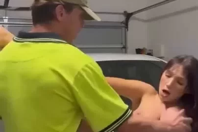Gracewearslace Fucks Car Mechanic To Get Her Car Fixed
