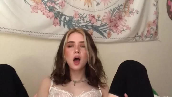 Brattyydeath – Sextape with Teen Blonde