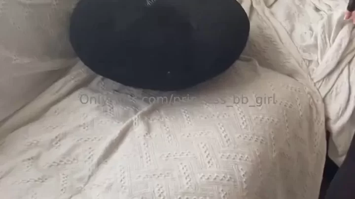 Delivery Girl Princess Bb Girl Gets Creampied
