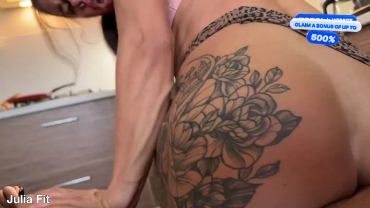 Julia Fit Slime Like Eggs Or Creampie From The Ass ANAL In The Kitchen