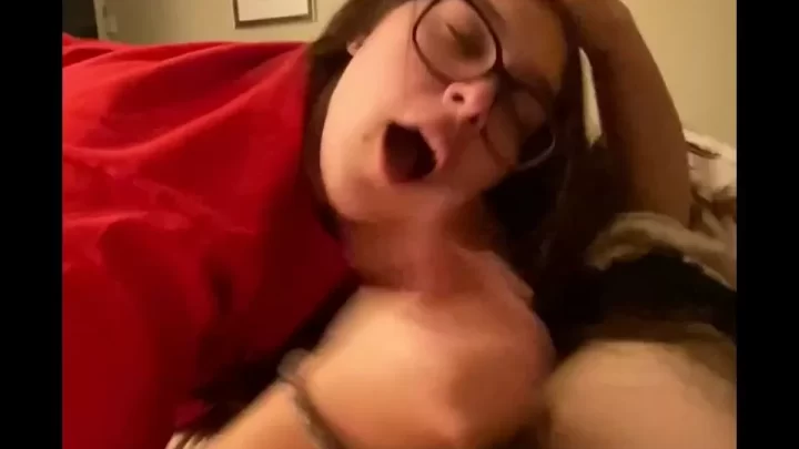 0 Fit Sid Blows Her Tinder Date’s Cock