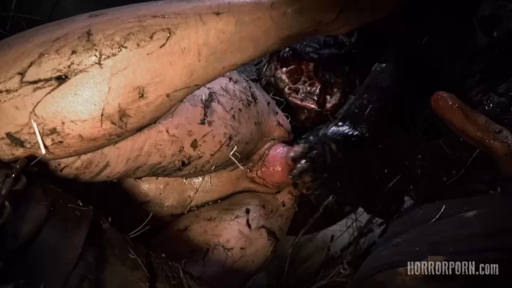 HorrorPorn – Nicole Love, Lord Peckerclaw
