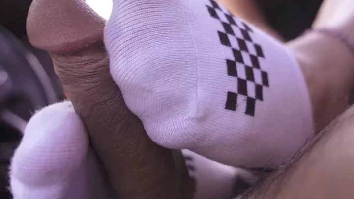 KatKarma – Orgasmic Feet Cleaning