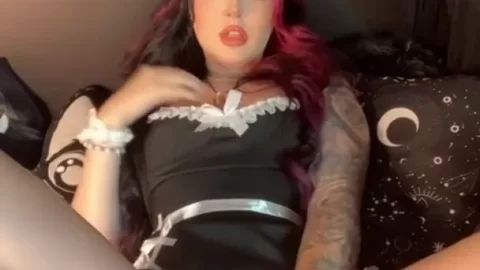 Maid Ashley Banks Plays With Her Pussy My Site