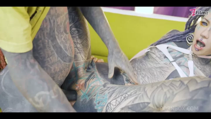 Anuskatzz ZF0 – Tattooed Slut Takes Deep Throat