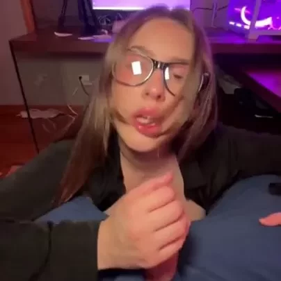 Bananapotato – Secretary Rides Her Boss
