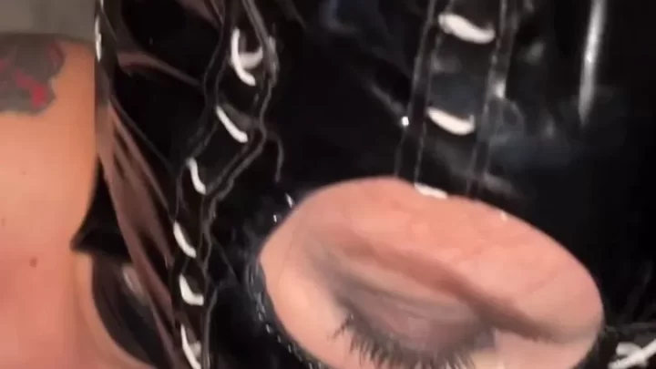 Vikingdollvip – Catwoman Blows And Fucks Bwc